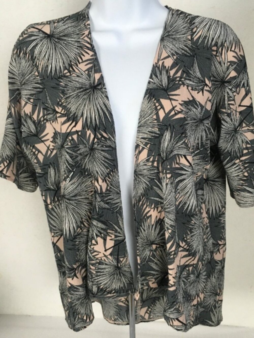 LuLaRoe Open Front Cardigan Women Size 3 Gray Pale Pink Floral Short Sleeves
